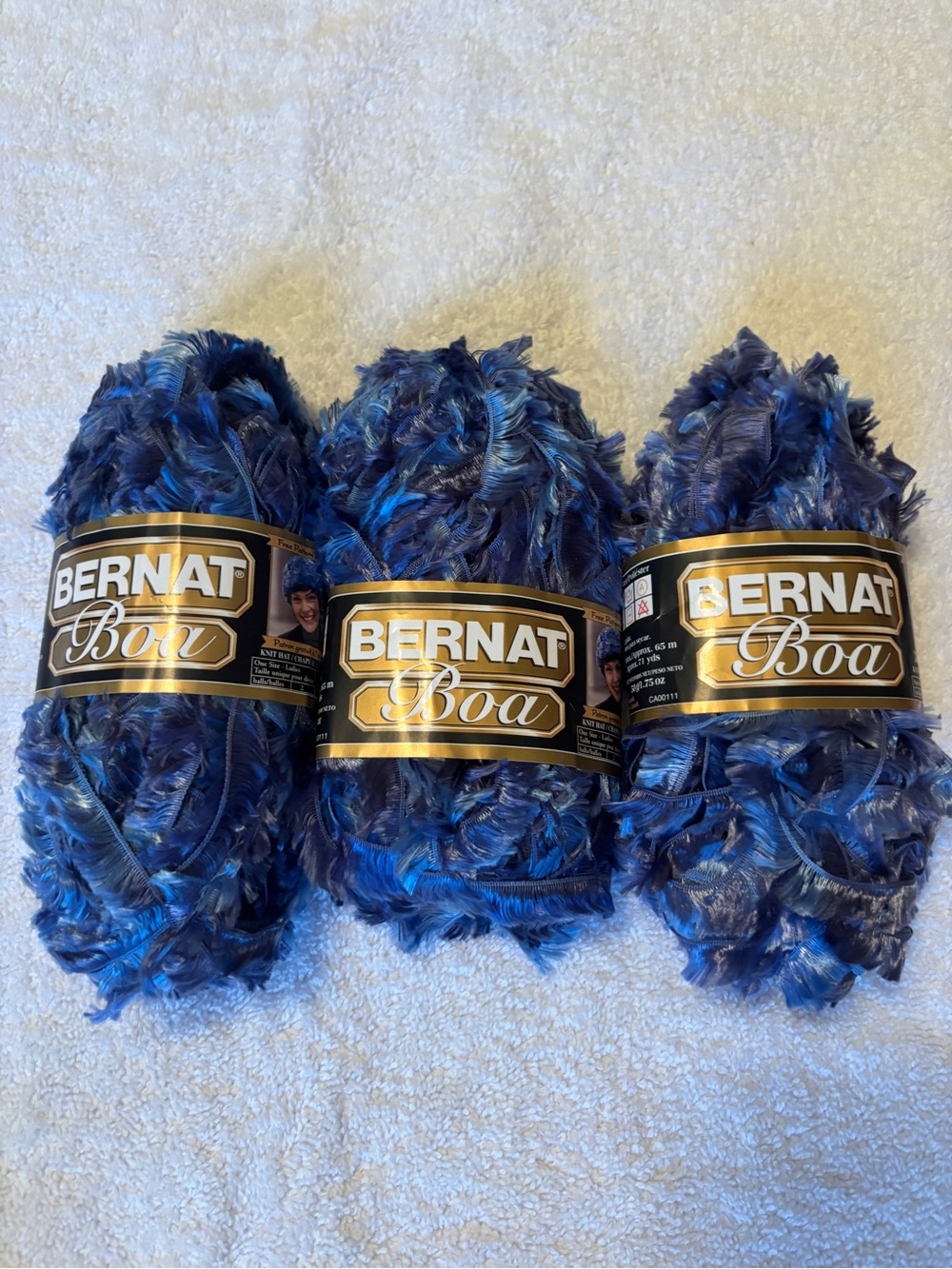 BERNAT - Boa Blue Decorative Feather Yarn - 3 Pack. Blue Bird Color. 71 yds ea.